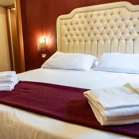 Imperial Guesthouse โรม ภายนอก รูปภาพ