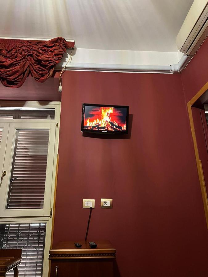 Imperial Guesthouse โรม ภายนอก รูปภาพ