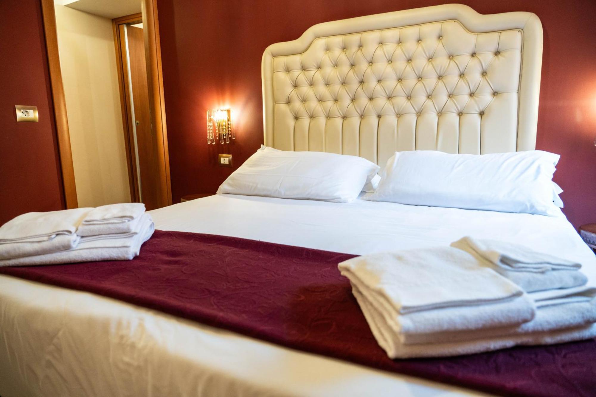 Imperial Guesthouse โรม ภายนอก รูปภาพ